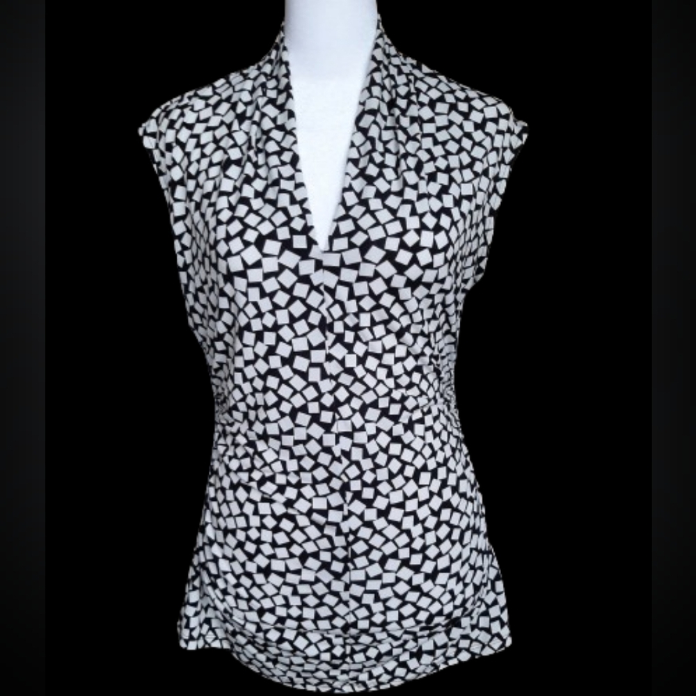 VINCE CAMUTO 🌟 Gorgeous  Black and White Sleeveless Top for Women - Size: M